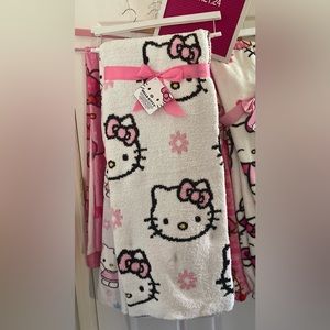 BNWT Hello Kitty Reversible Throw